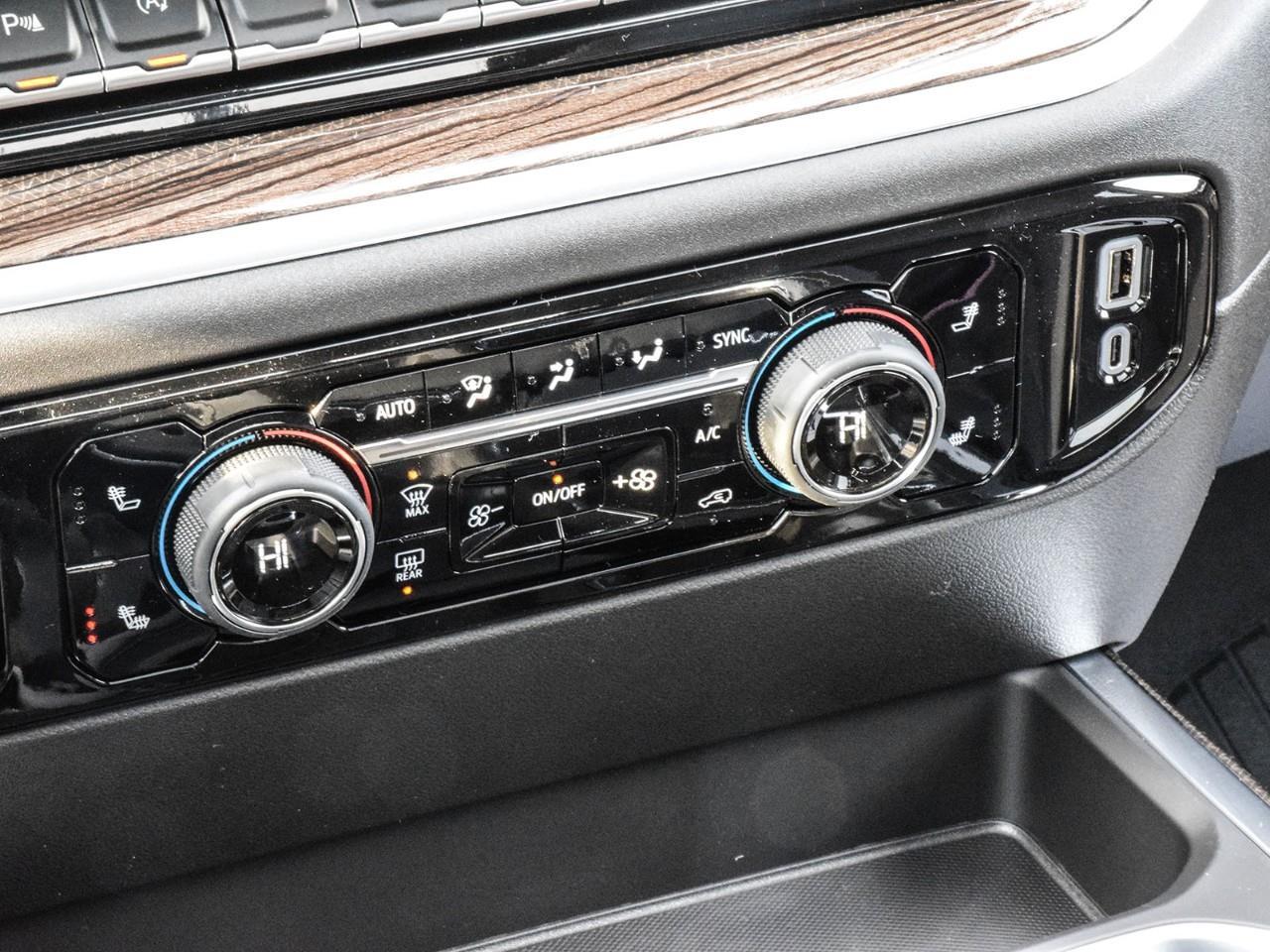 2026 Chevrolet Silverado 1500 RST Photo