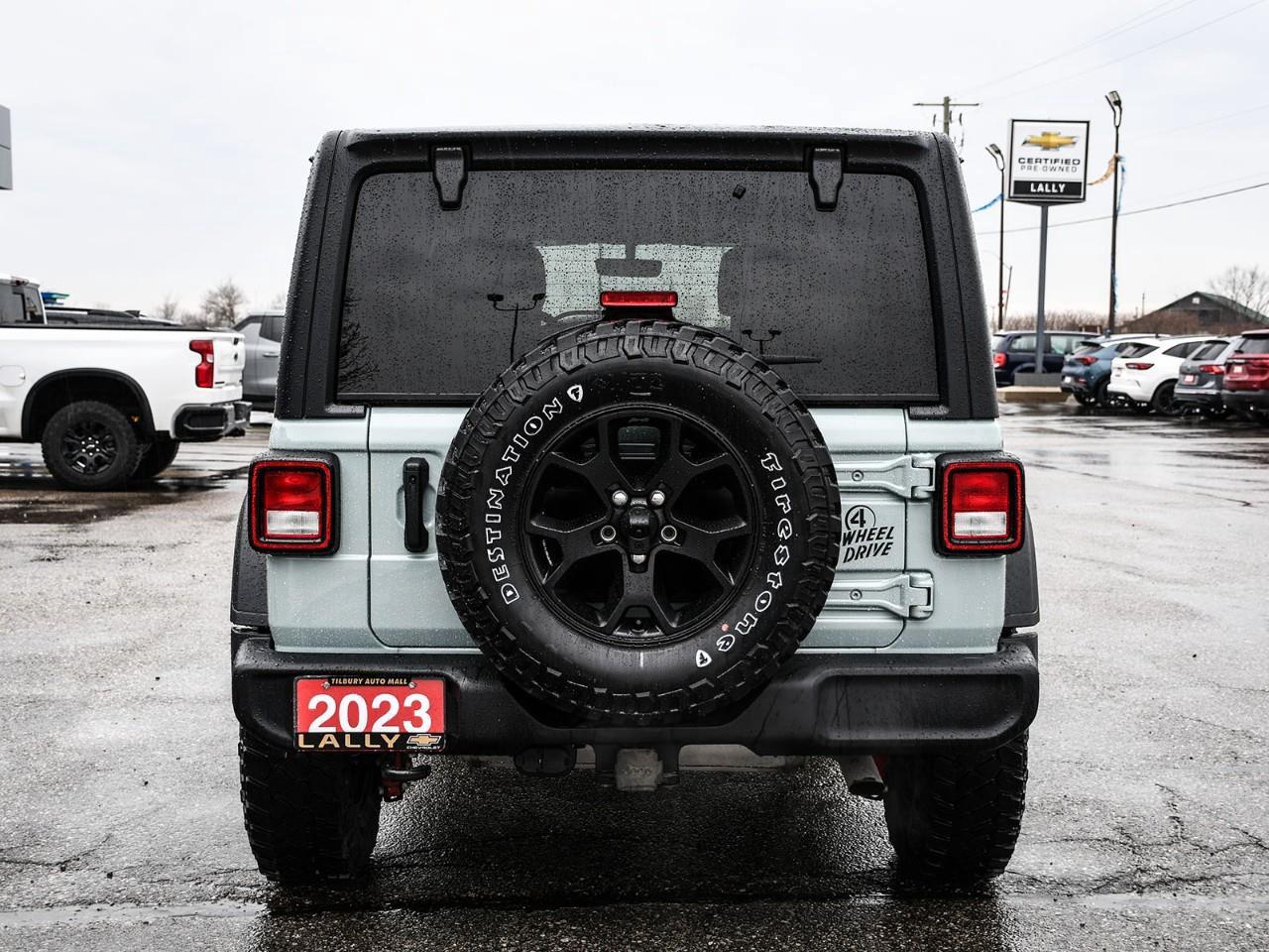 2023 Jeep Wrangler SPORT Photo4