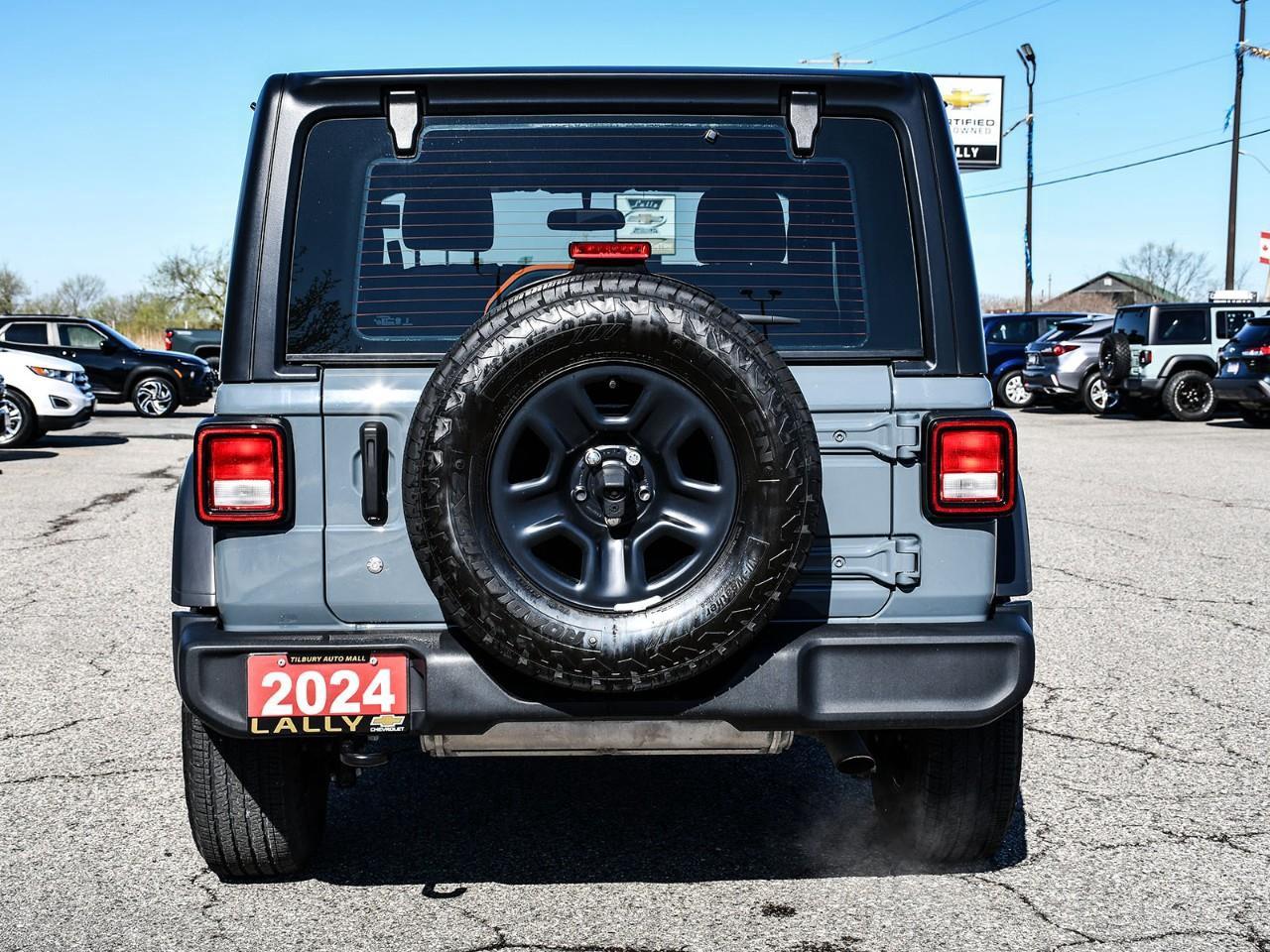 2024 Jeep Wrangler SPORT Photo4