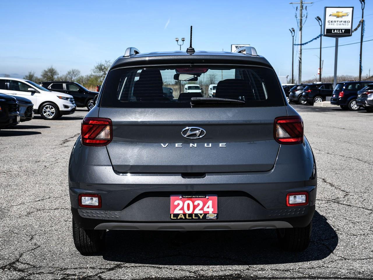 2024 Hyundai Venue PREFERRED Photo