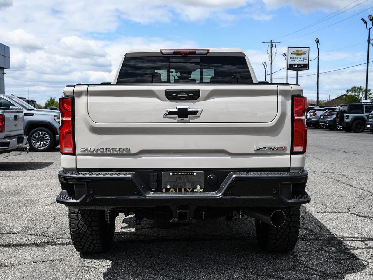 2026 Chevrolet Silverado 2500 HD ZR2 Photo4