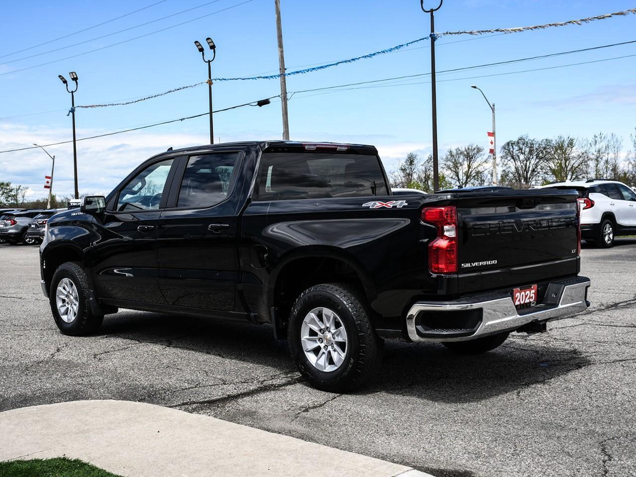 2025 Chevrolet Silverado 1500 LT1 Photo3