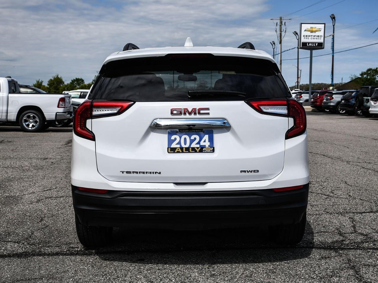 2024 GMC Terrain SLE Photo4