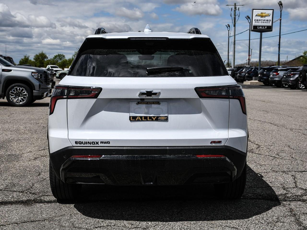 2026 Chevrolet Equinox RS Photo4