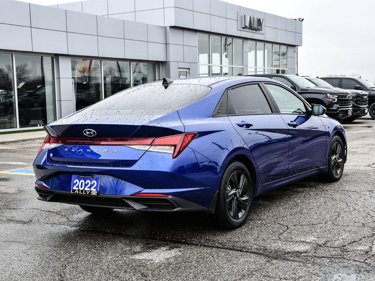 2022 Hyundai Elantra Preferred w/Sun & Tech pkg Photo