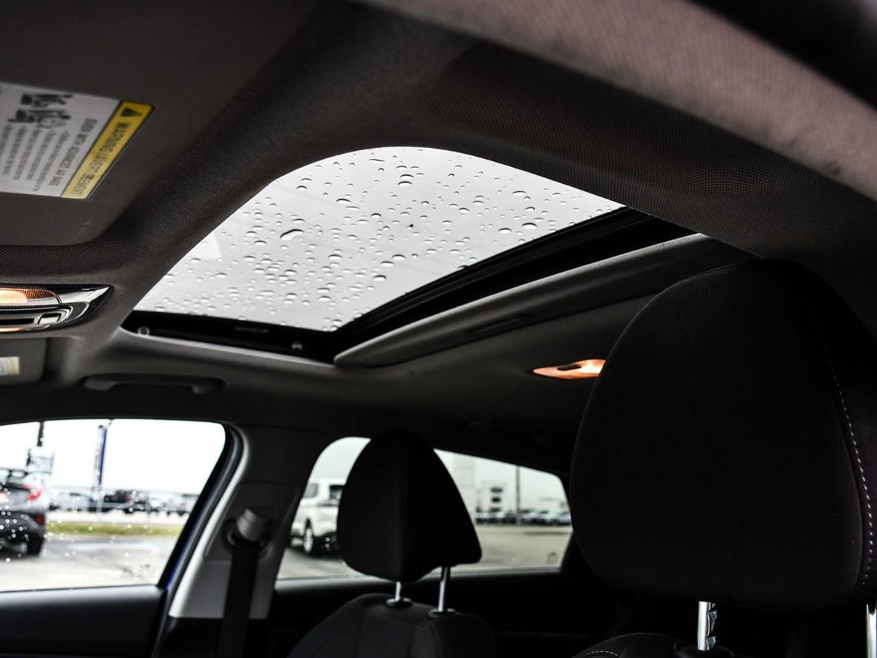 2022 Hyundai Elantra Preferred w/Sun & Tech pkg Photo