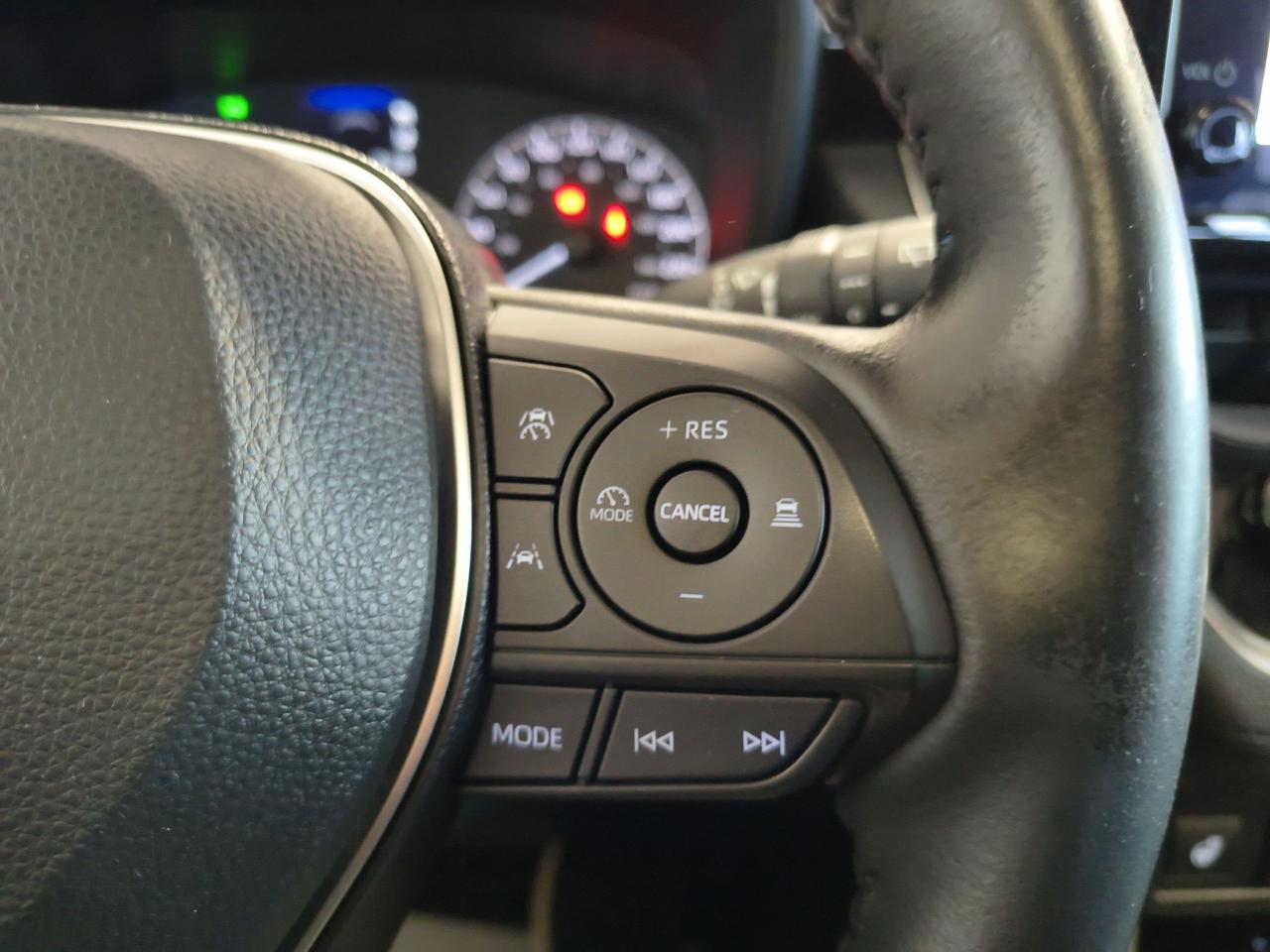 2023 Toyota Corolla Cross LE Photo