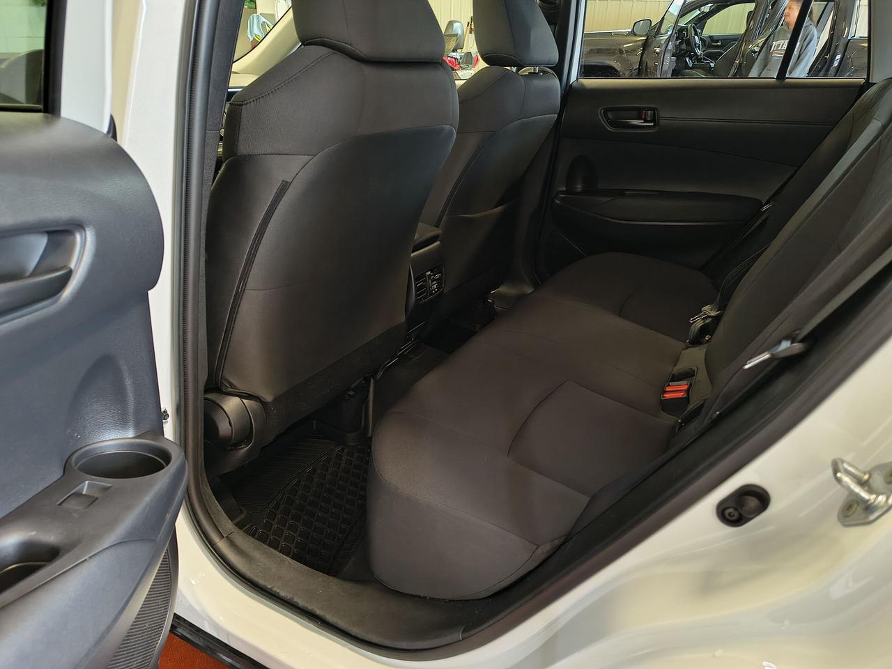2023 Toyota Corolla Cross LE Photo0