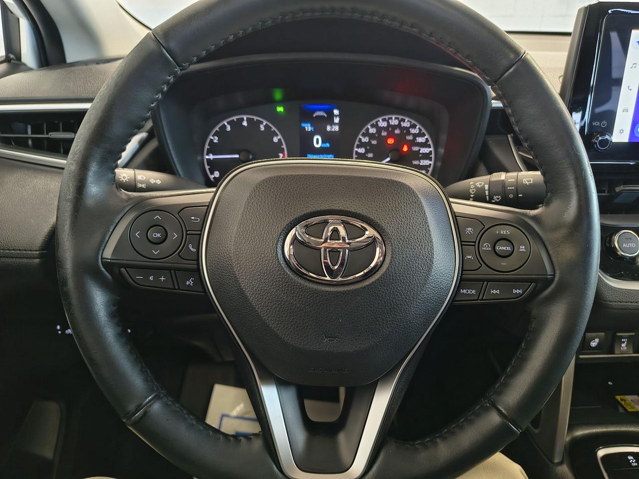 2023 Toyota Corolla Cross LE Photo0