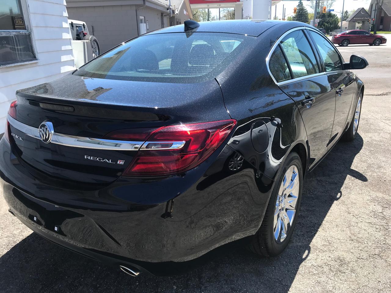 2017 Buick Regal Premium I Photo3