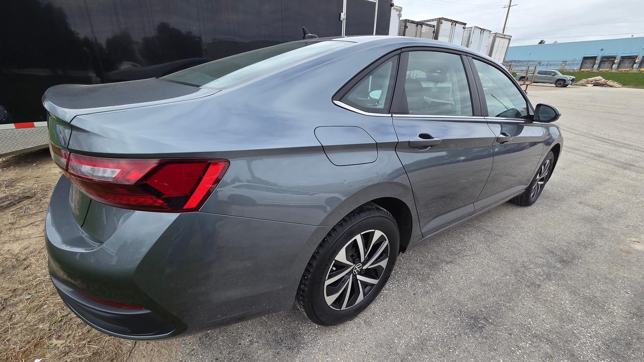 2025 Volkswagen Jetta Trendline Photo