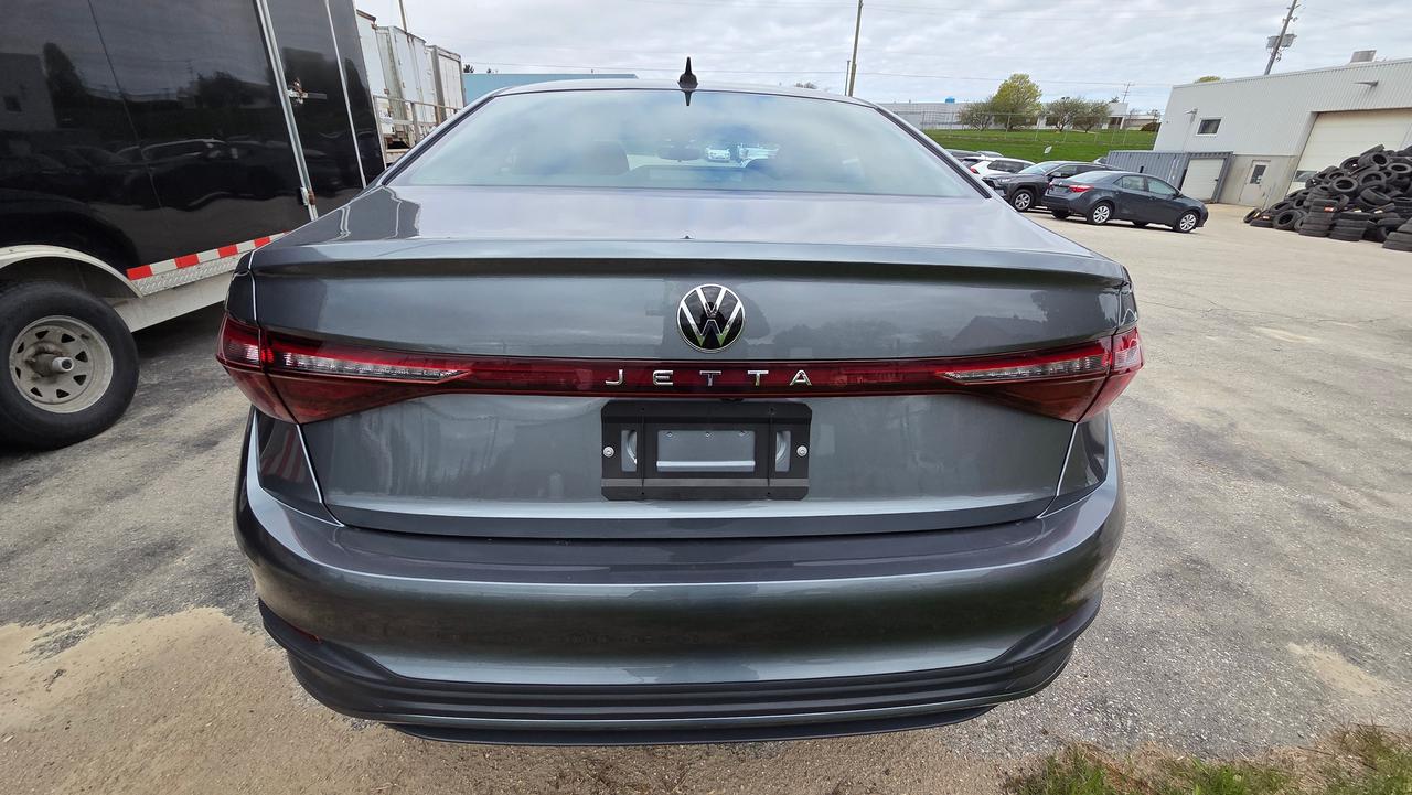 2025 Volkswagen Jetta Trendline Photo