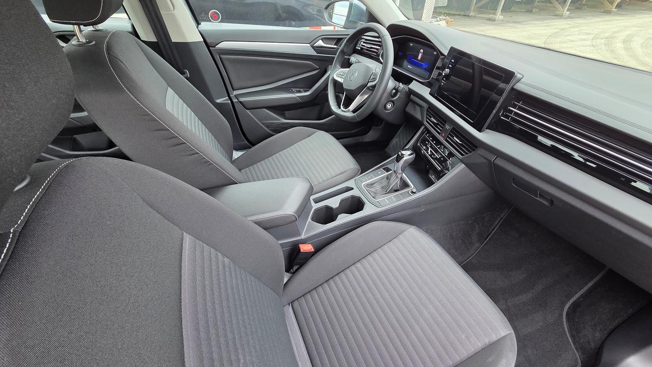 2025 Volkswagen Jetta Trendline Photo