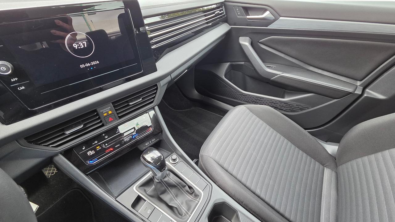 2025 Volkswagen Jetta Trendline Photo