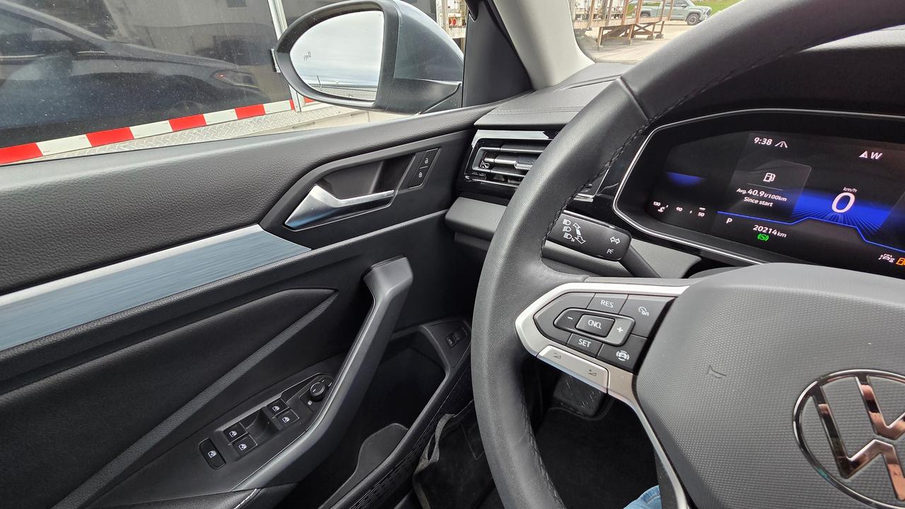 2025 Volkswagen Jetta Trendline Photo
