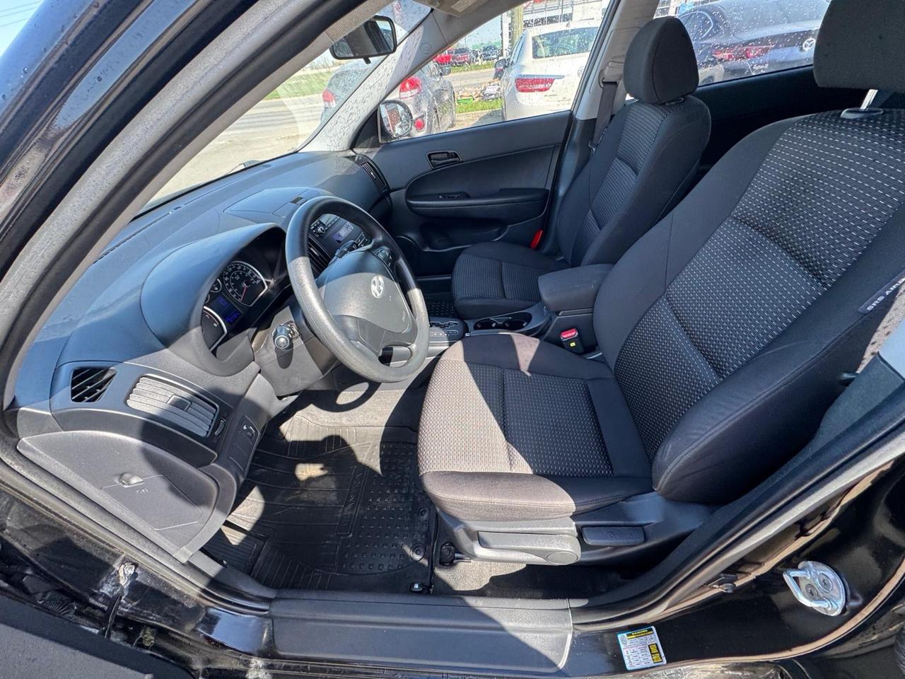 2010 Hyundai Elantra Touring GL, ONE OWNER, NO ACCIDENTS, ONLY 87KMS, CERT Photo