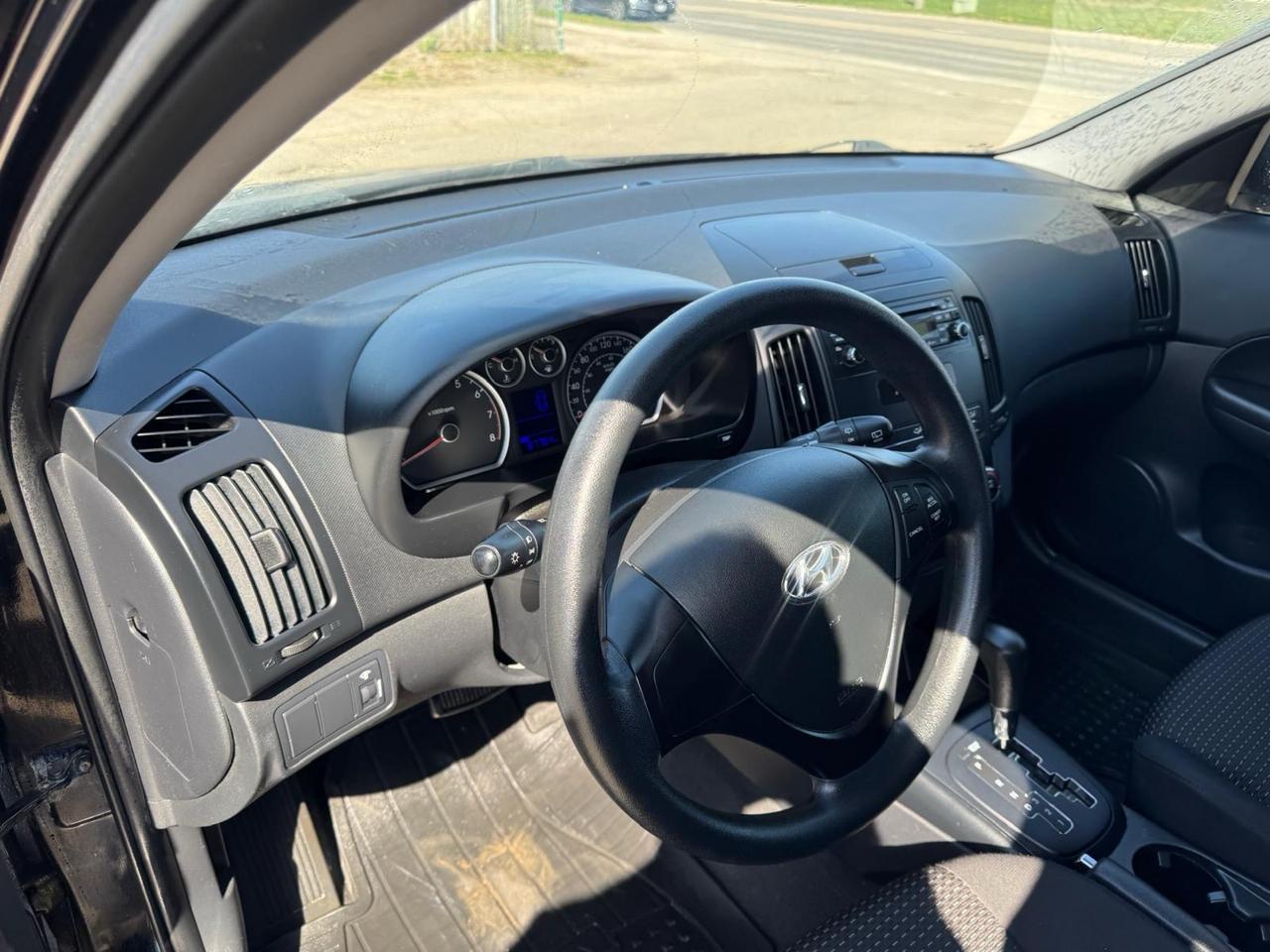 2010 Hyundai Elantra Touring GL, ONE OWNER, NO ACCIDENTS, ONLY 87KMS, CERT Photo