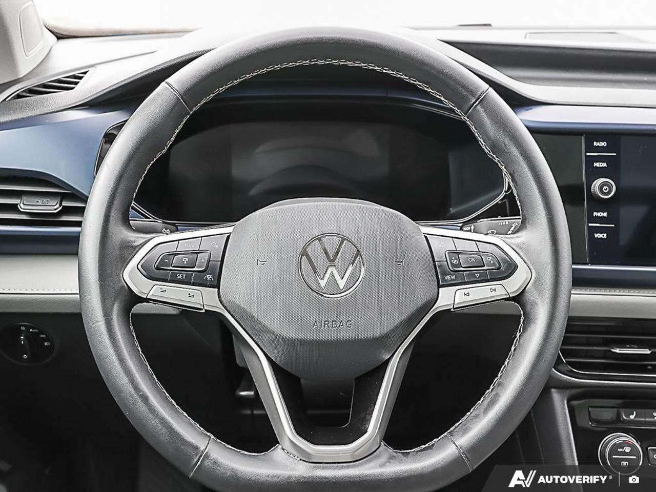 2024 Volkswagen Taos Comfortline, REMOTE START, PANO, H/SEATS & H/S.W - Photo #14