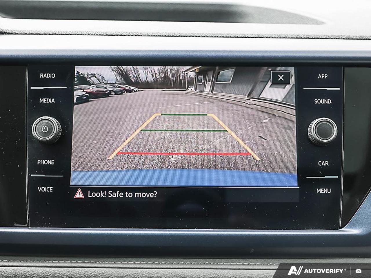 2024 Volkswagen Taos Comfortline, REMOTE START, PANO, H/SEATS & H/S.W Photo
