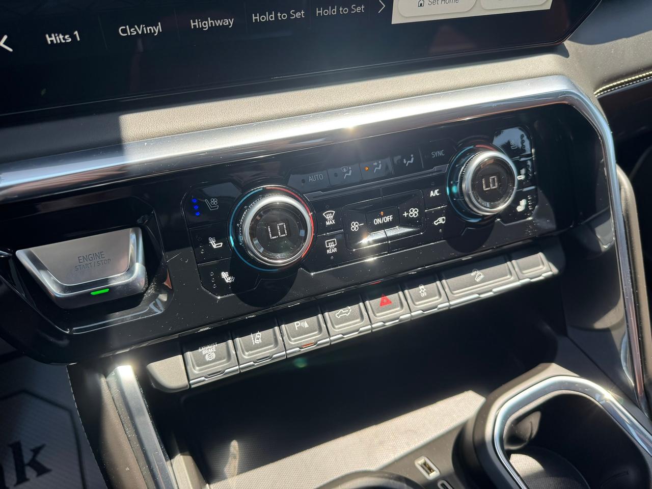 2025 GMC Sierra 2500 Denali Ultimate Duramax Diesel Photo