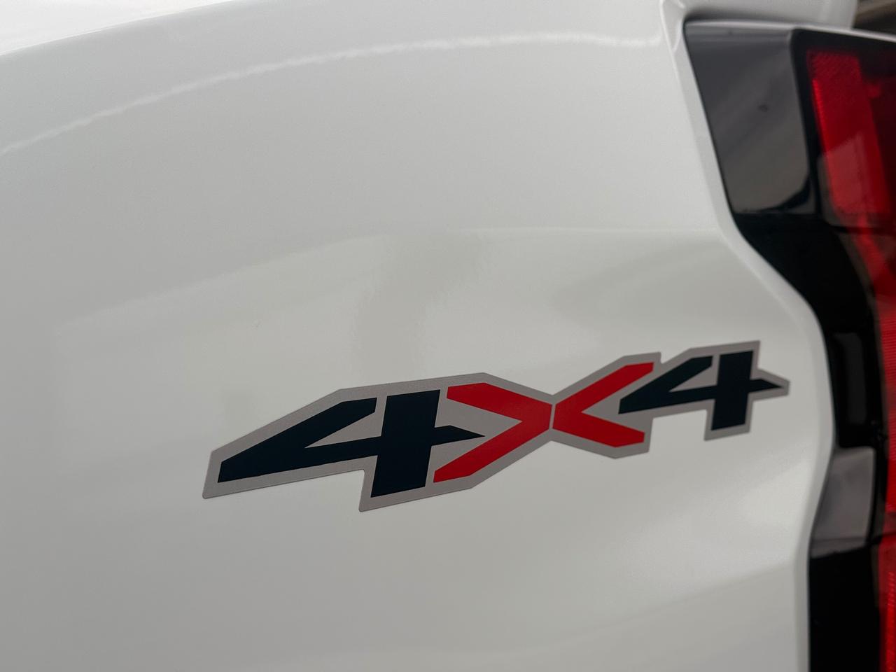 2024 Chevrolet Colorado 4WD LT Photo