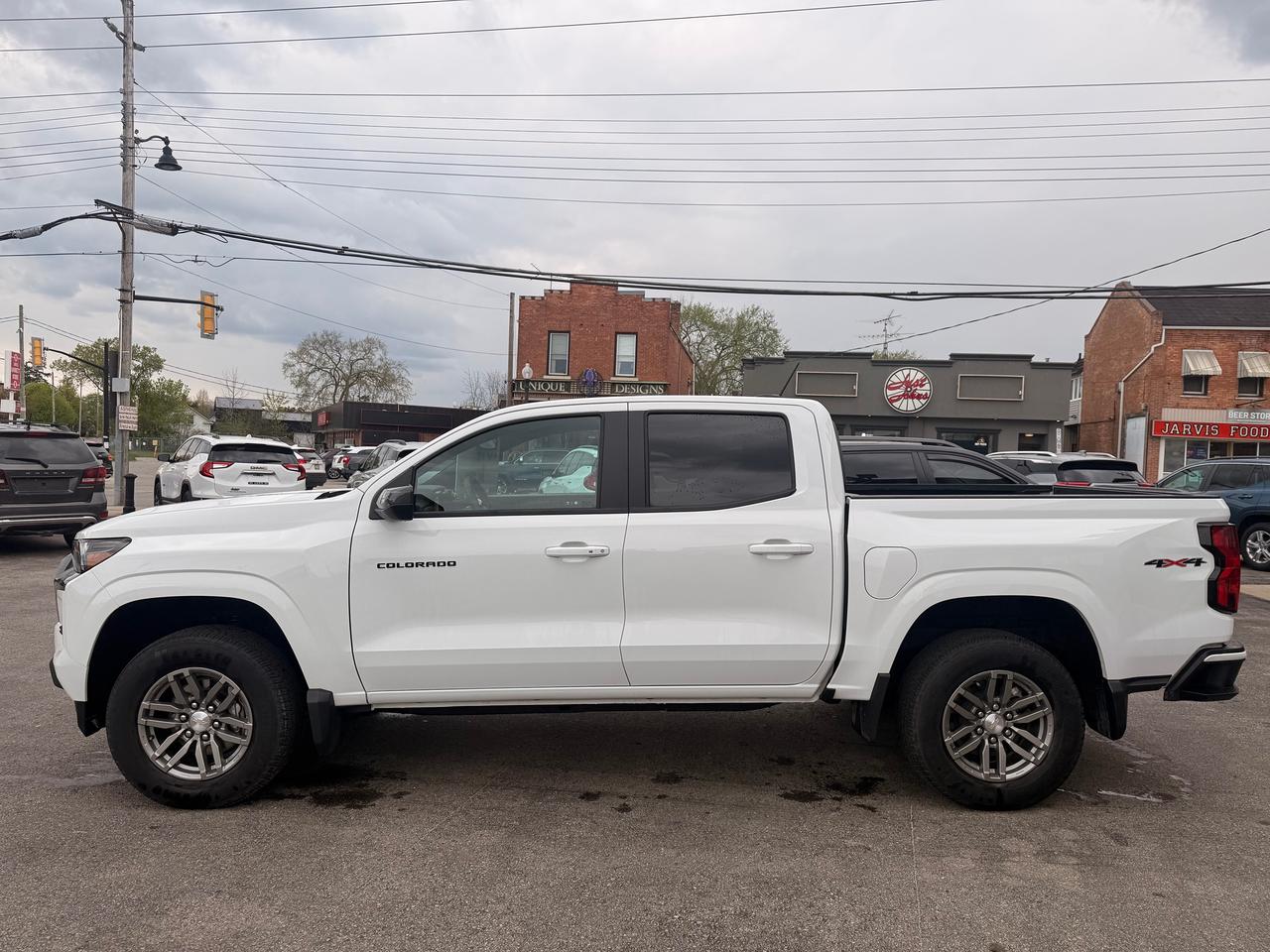 2024 Chevrolet Colorado 4WD LT Photo