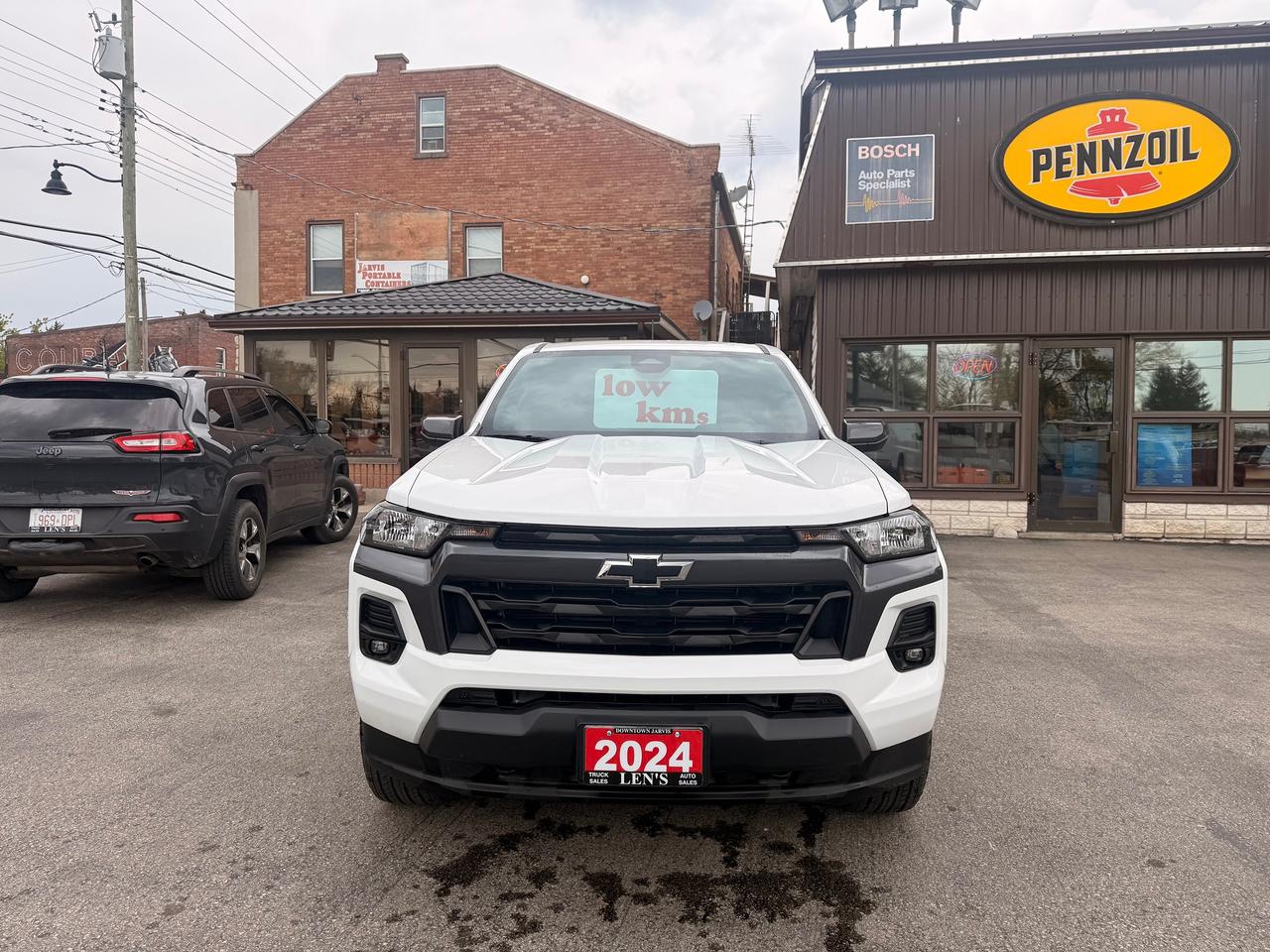 2024 Chevrolet Colorado 4WD LT Photo1