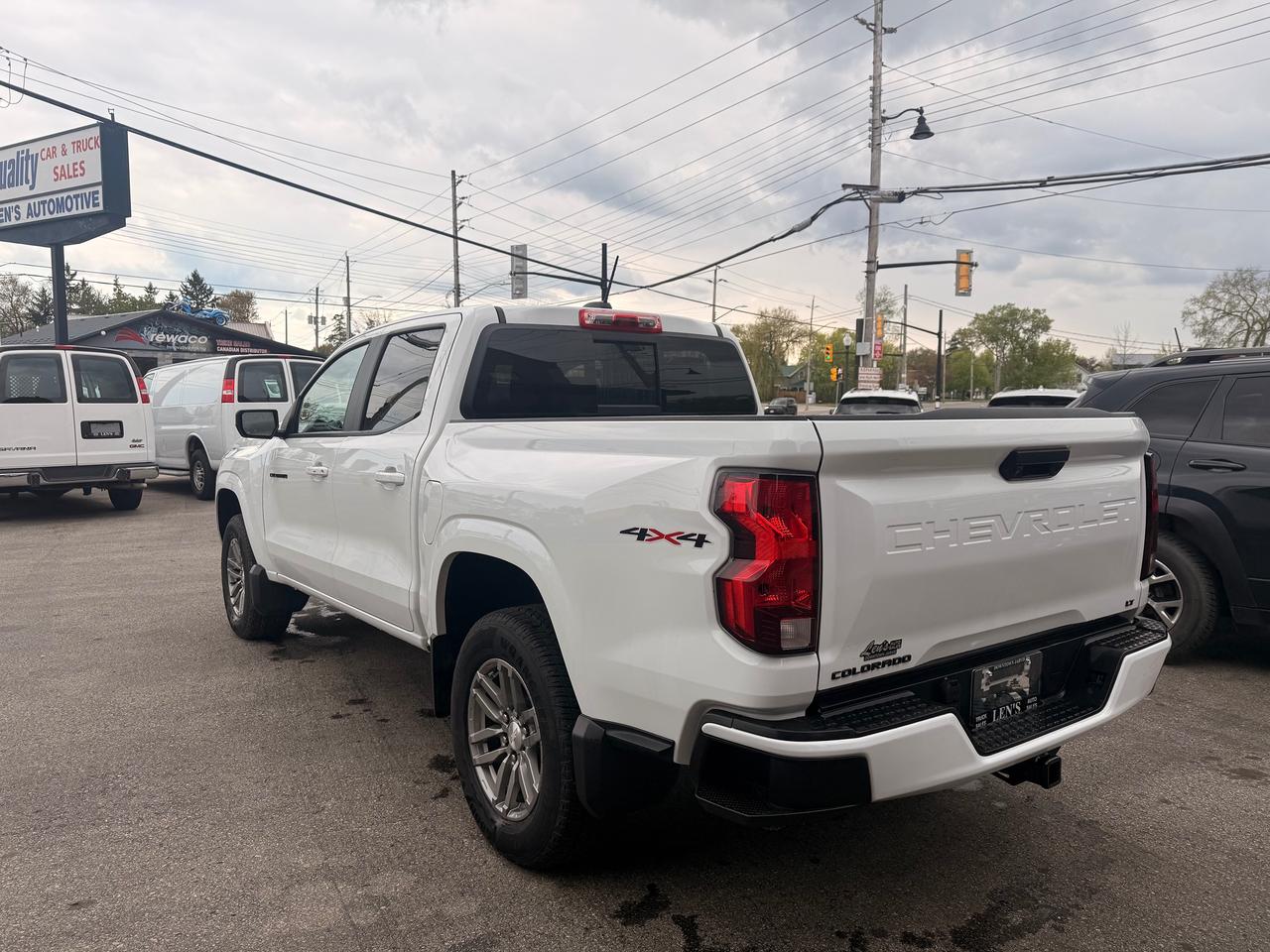 2024 Chevrolet Colorado 4WD LT Photo