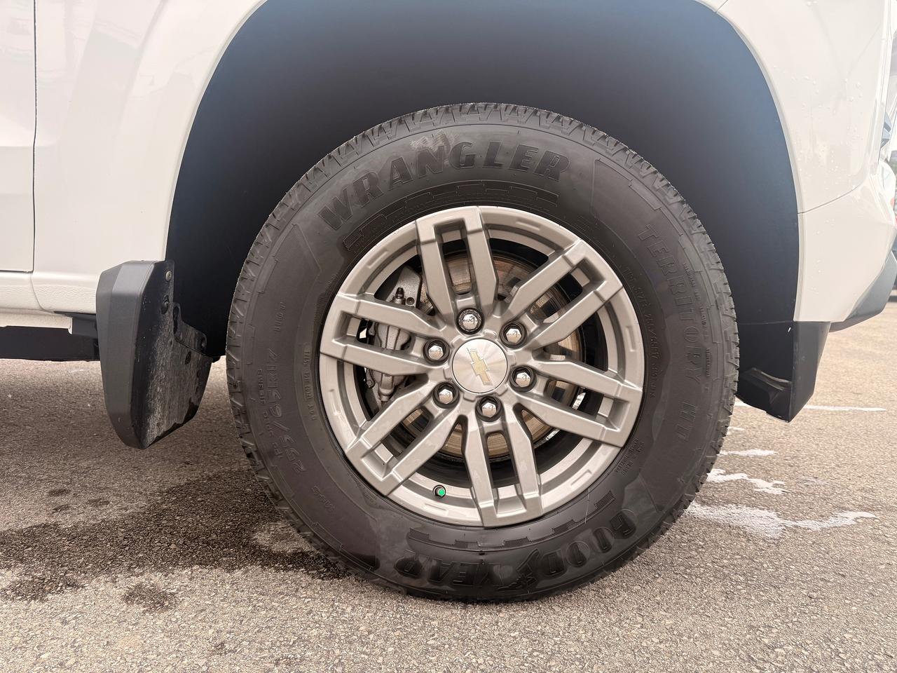 2024 Chevrolet Colorado 4WD LT Photo