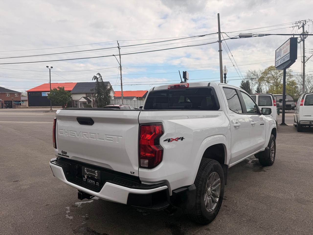 2024 Chevrolet Colorado 4WD LT Photo