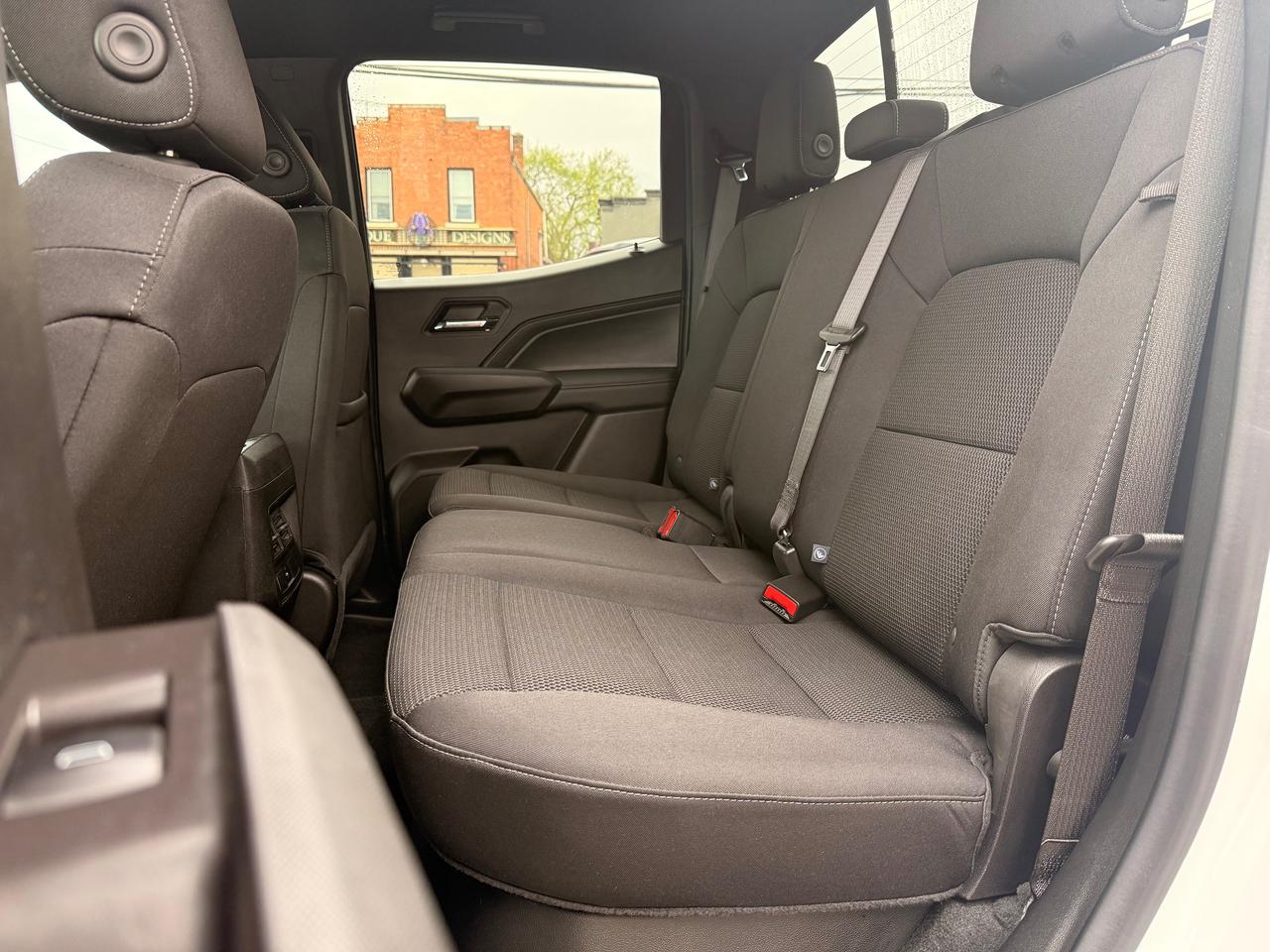 2024 Chevrolet Colorado 4WD LT Photo