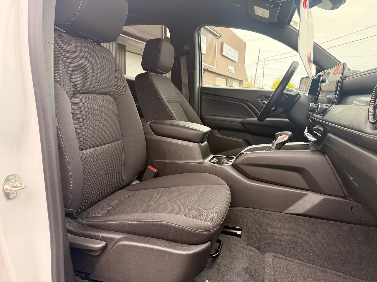 2024 Chevrolet Colorado 4WD LT Photo