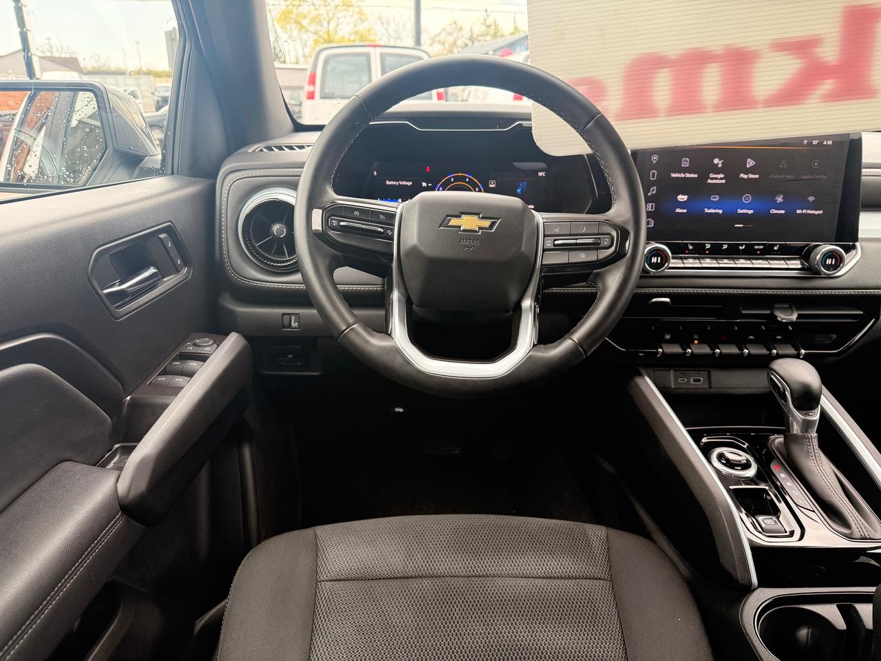 2024 Chevrolet Colorado 4WD LT Photo