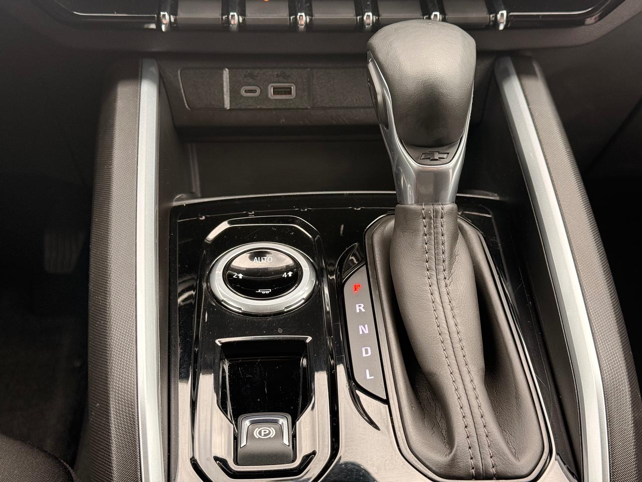 2024 Chevrolet Colorado 4WD LT Photo
