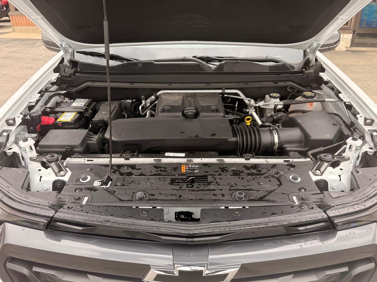 2024 Chevrolet Colorado 4WD LT Photo