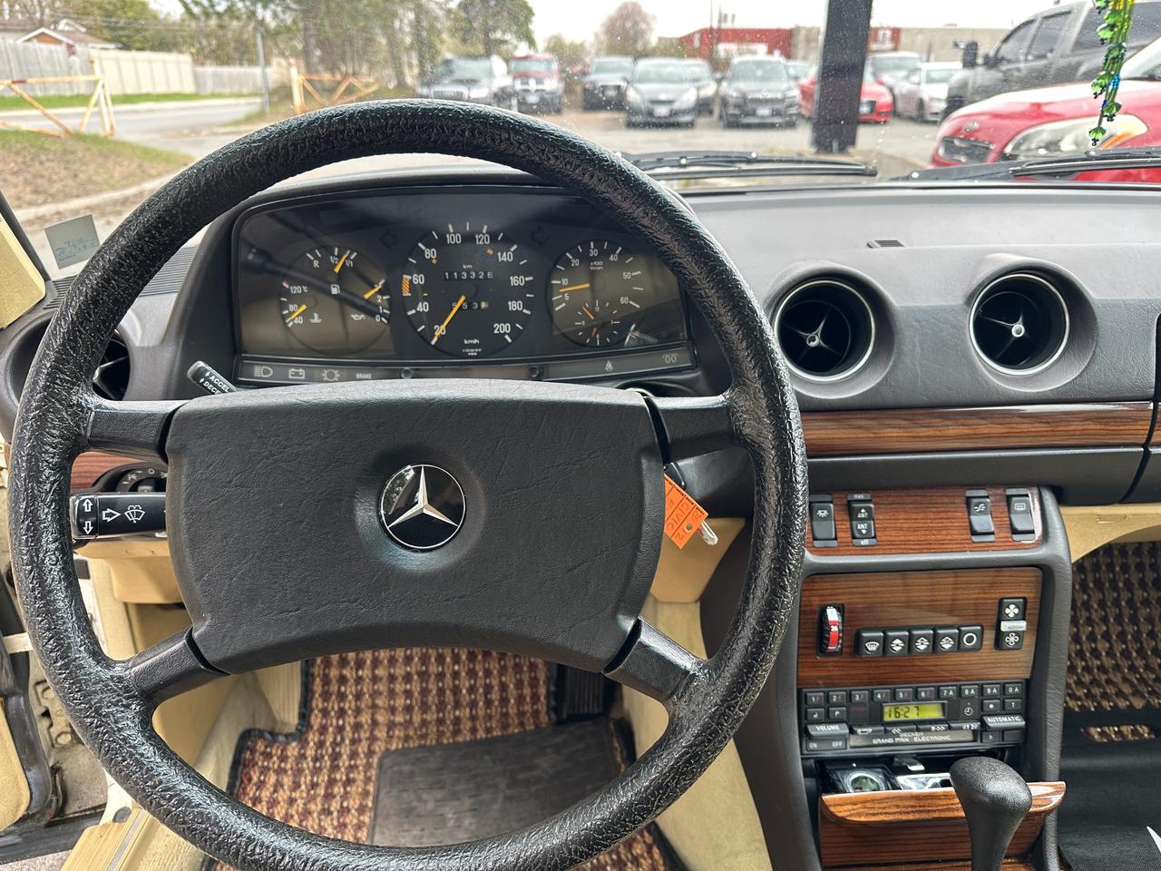 1985 Mercedes-Benz E-Class 300 Photo