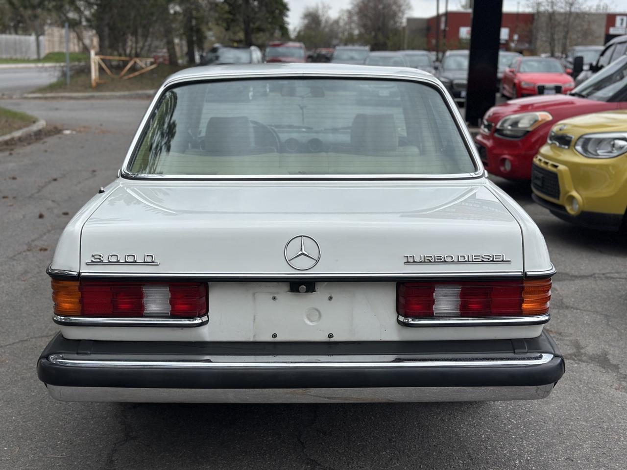 1985 Mercedes-Benz E-Class 300 Photo