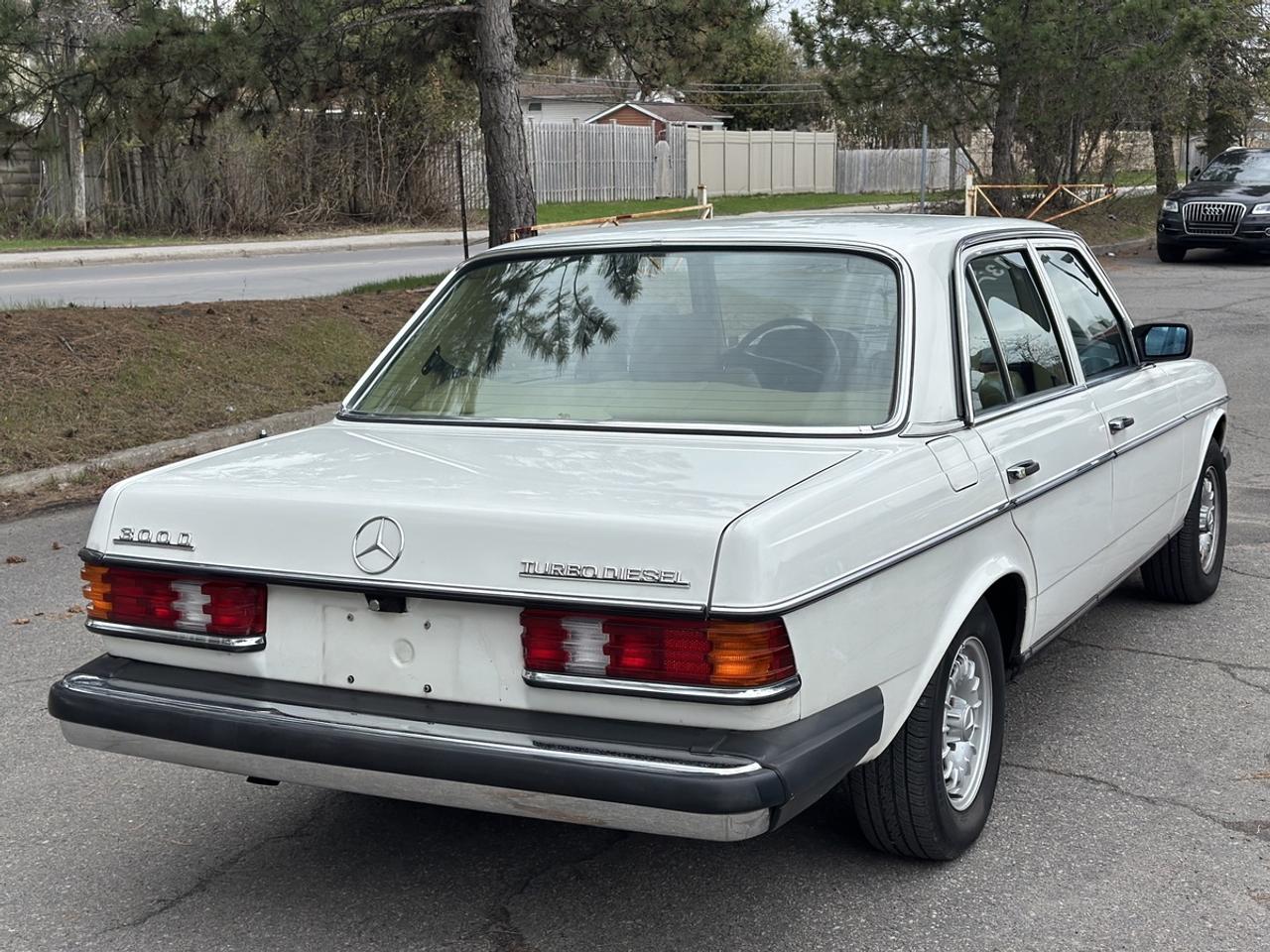 1985 Mercedes-Benz E-Class 300 Photo