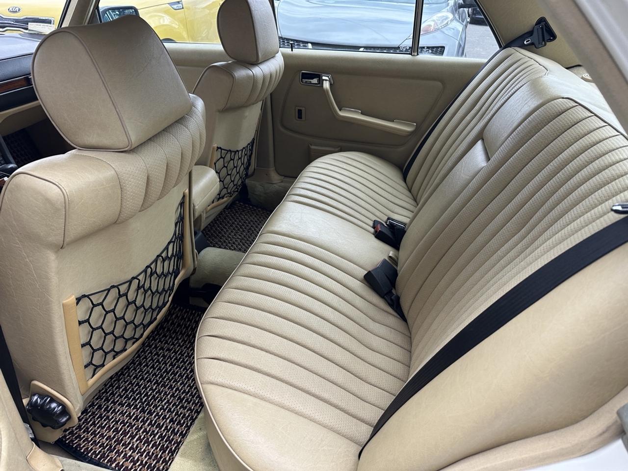 1985 Mercedes-Benz E-Class 300 Photo