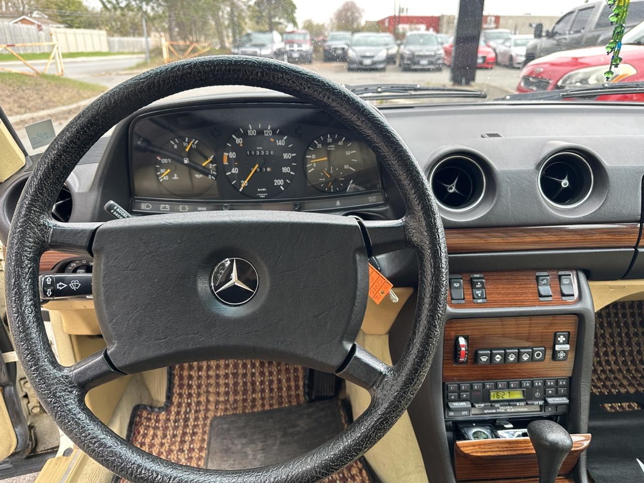 1985 Mercedes-Benz E-Class 300 Photo