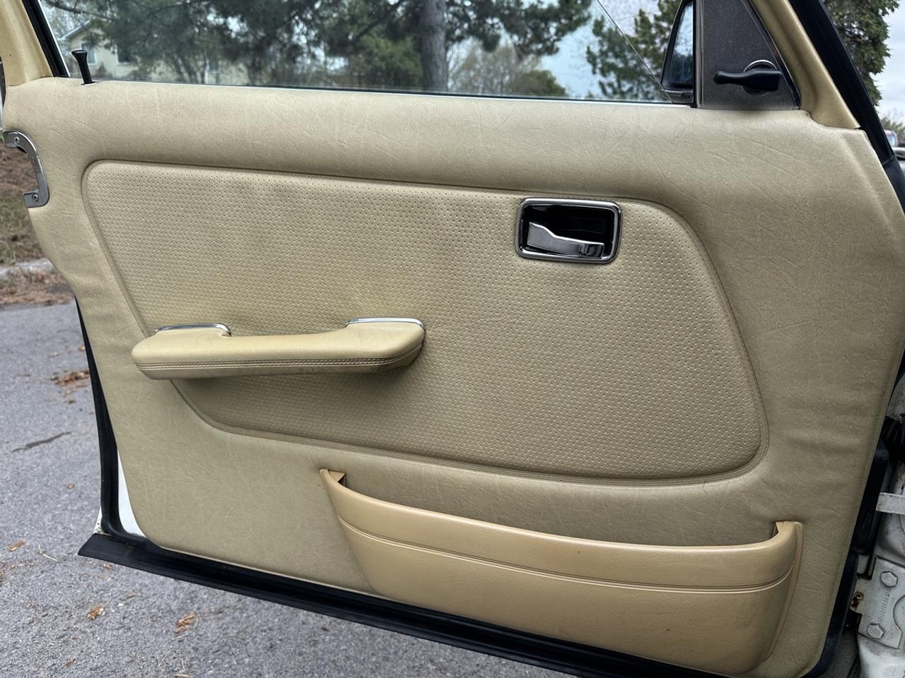 1985 Mercedes-Benz E-Class 300 Photo