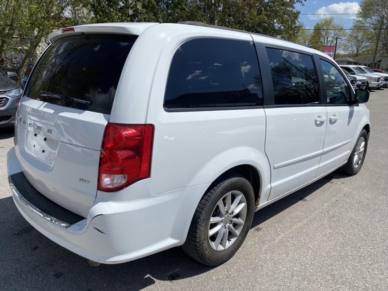 2015 Dodge Grand Caravan SXT Photo