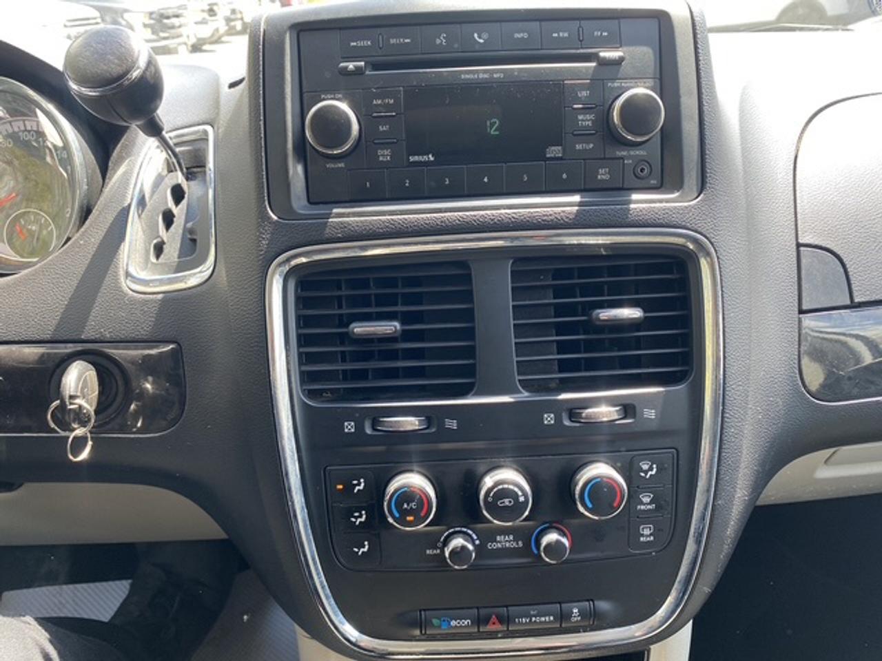 2015 Dodge Grand Caravan SXT Photo