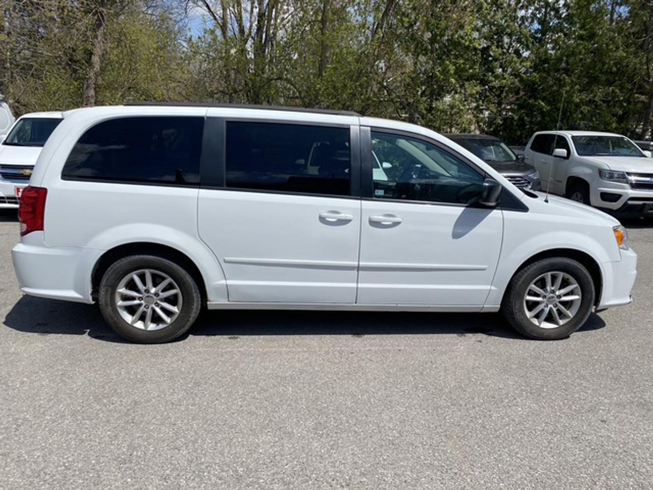 2015 Dodge Grand Caravan SXT Photo