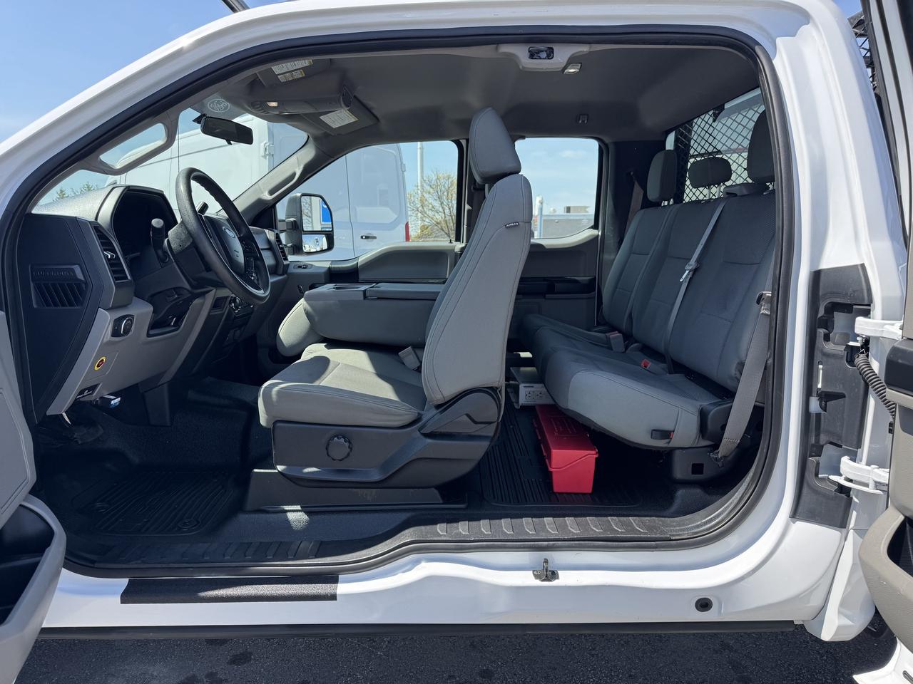 2019 Ford F-350 XL 4WD SuperCab 6.75 Ft Box Photo