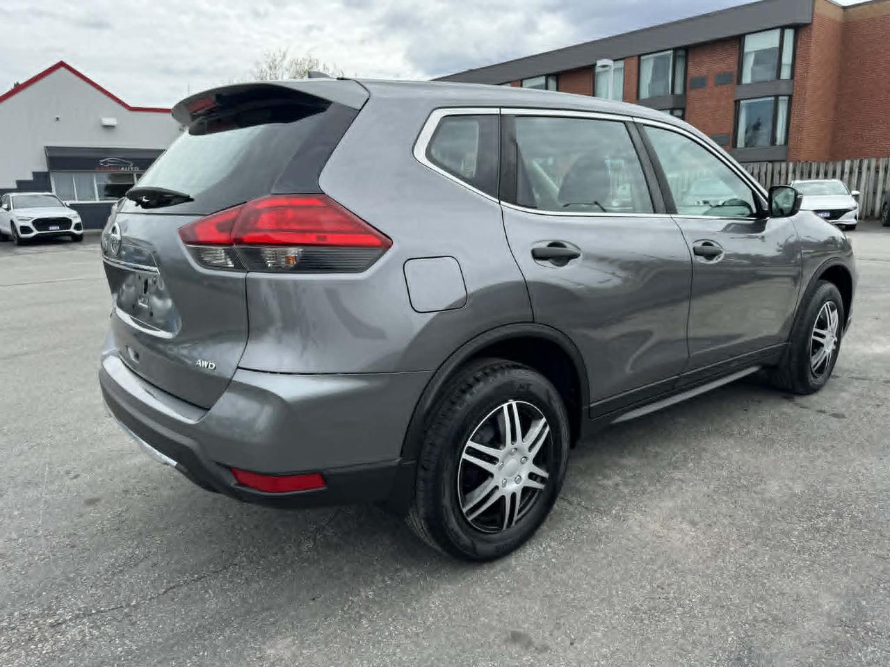 2017 Nissan Rogue AWD Photo