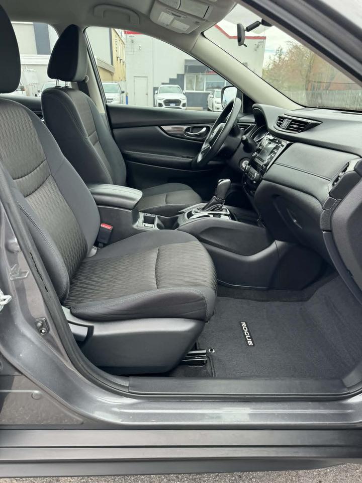 2017 Nissan Rogue AWD Photo