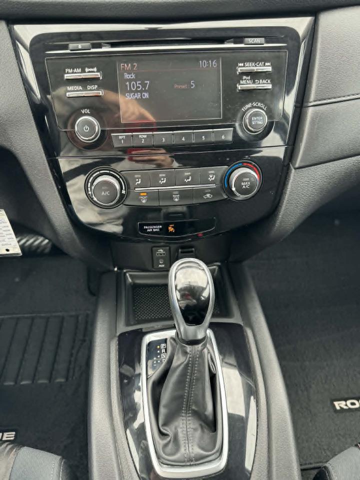 2017 Nissan Rogue AWD Photo