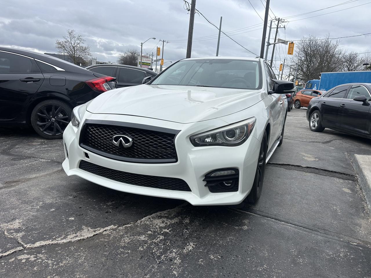 2017 Infiniti Q50 Premium Photo