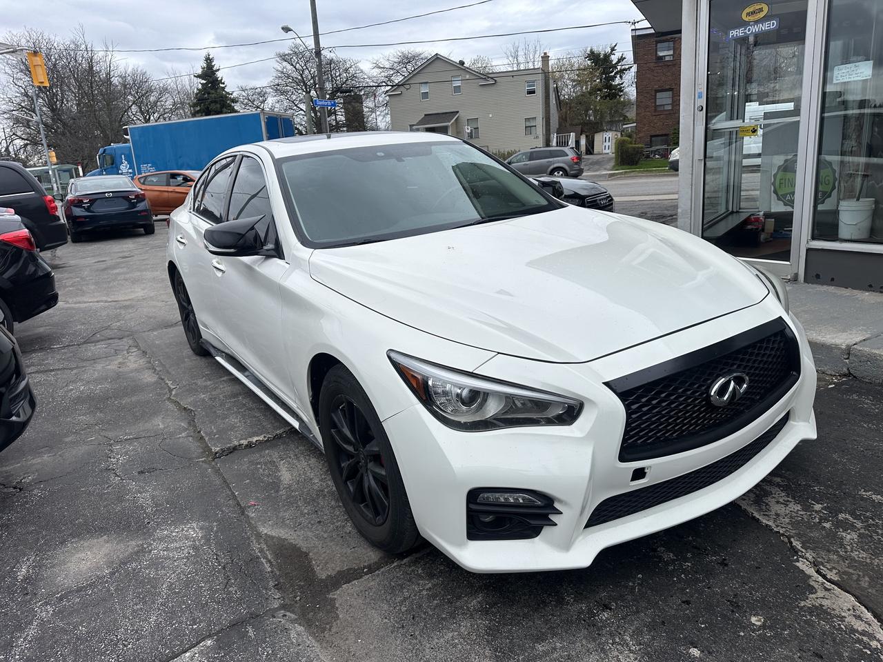 2017 Infiniti Q50 Premium Photo0